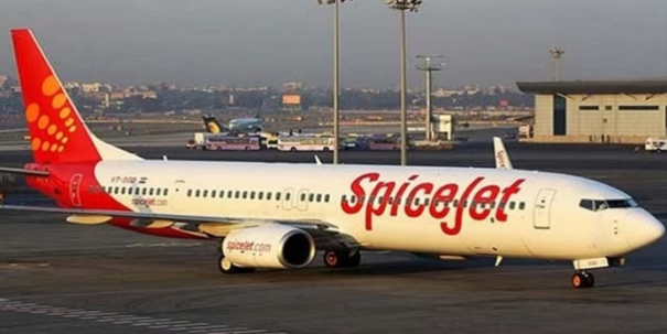 flyers-go-ballistic-after-spicejet-flight-from-bengaluru-to-mumbai-delayed-by-15-hours