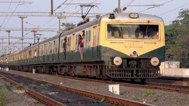 passengers-in-distress-as-local-trains-in-chennai-late-due-to-signal-issue