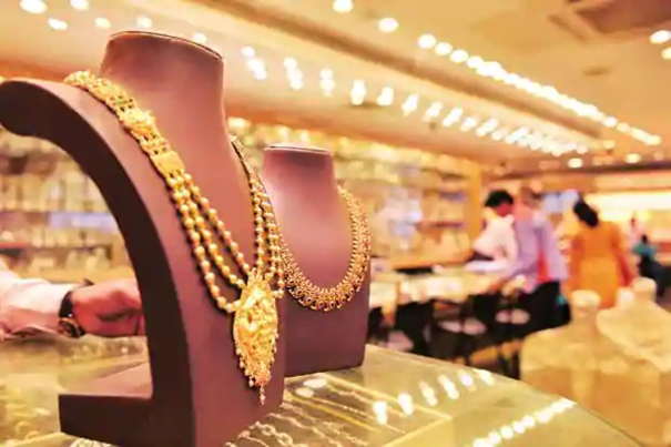 gold-price-down-by-rs-400-in-10-days