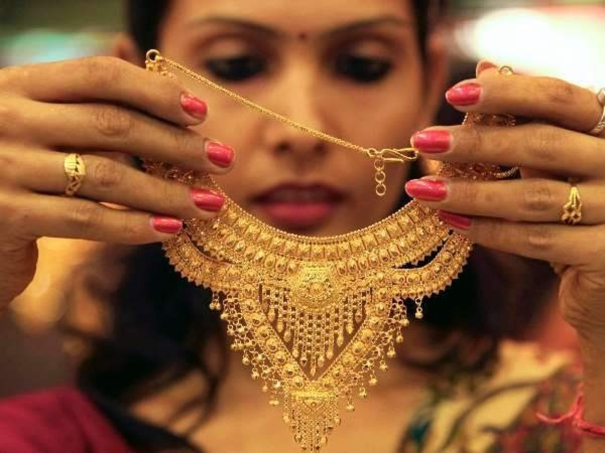 gold-prices-are-down-by-rs-480