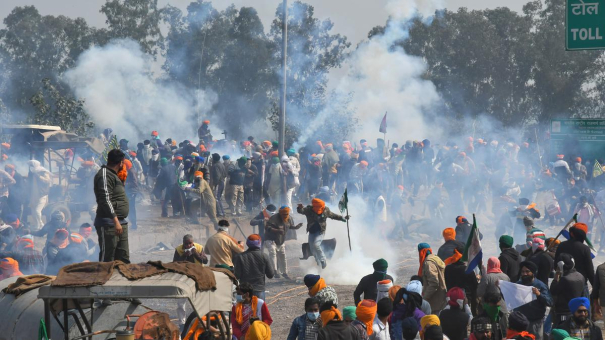 protest-intensifies-in-delhi-central-government-talks-with-farmers-postponed-tomorrow