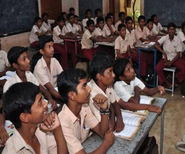 1000-rupees-per-month-for-students-studying-in-government-schools-and-going-for-higher-education