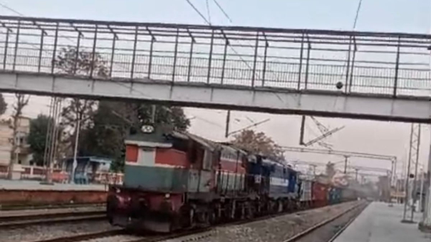 a-freight-train-ran-for-a-distance-of-100-km-without-a-driver-causing-a-stir