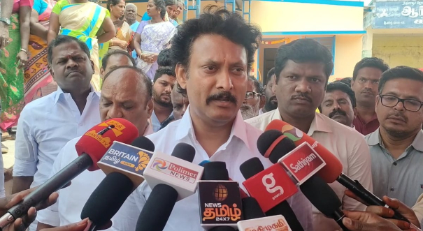 only-one-or-two-from-each-schools-absent-in-public-exams-says-minister-anbil-mahesh