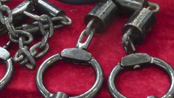 youth-arrested-on-coimbatore-after-getting-802-grams-of-jewellery-from-dealer