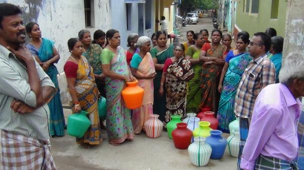 protest-near-thoothukudi-due-to-drinking-water-shortage