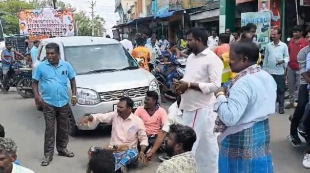 protest-to-take-action-against-illigal-liquor-salesman-at-dharmapuri