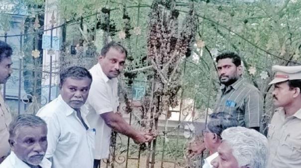 village-temple-opening-of-which-was-locked-for-7-years-near-mudukulathur