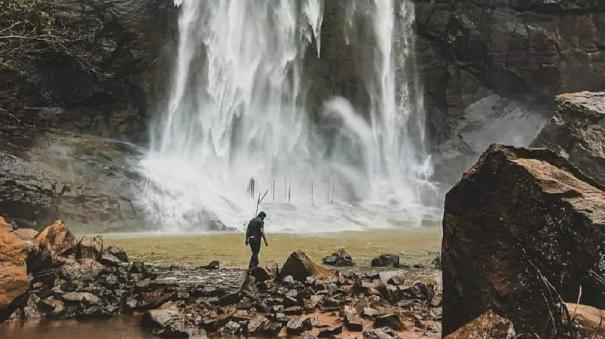 tourists-banned-from-visiting-kollimalai-waterfalls-due-to-heavy-rain-warning