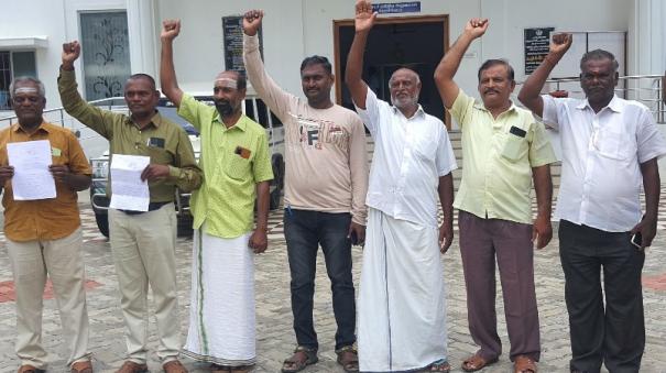 bjp-protest-in-kovilpatti-demanding-construction-of-road