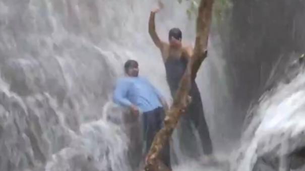 a-sudden-waterfall-formed-in-the-madurai-elephant-hill-due-to-continuous-rain