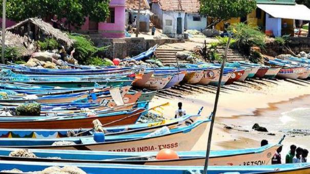 rains-continue-on-nellai-district-10000-fishermen-do-not-go-fishing-for-4th-day