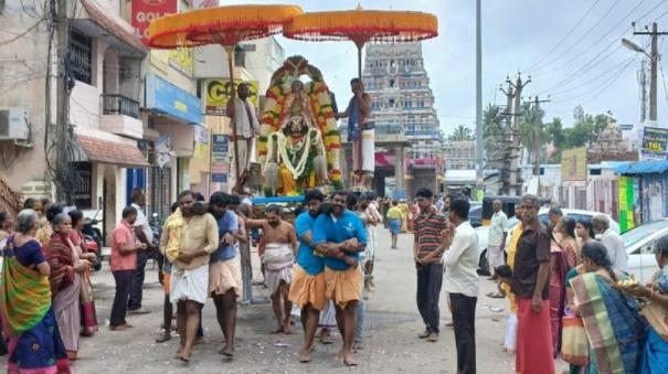 thirukachi-nambi-and-at-varadaraja-perumal-temple-garuda-seva-at-poonamallee