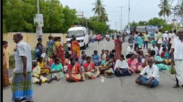 sewerage-surrounding-the-house-and-street-in-karur