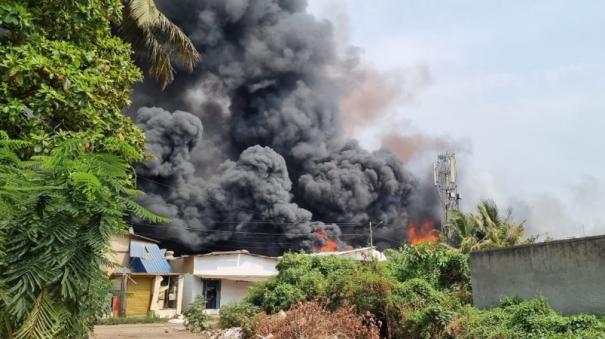 maharashtra-boiler-blast-triggers-fire-at-dombivli-chemical-factory