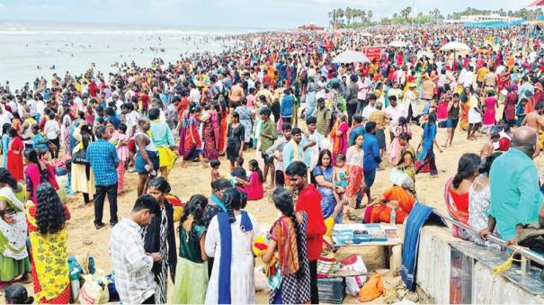 lakhs-of-devotees-visit-tiruchendur-for-2nd-day