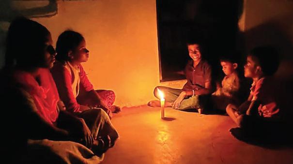 village-was-in-darkness-for-3-days-in-karaikudi