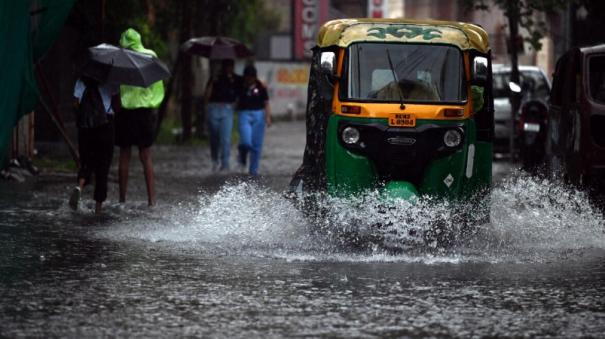 cloudburst-in-kochi-98-4-mm-of-rain-in-90-minutes