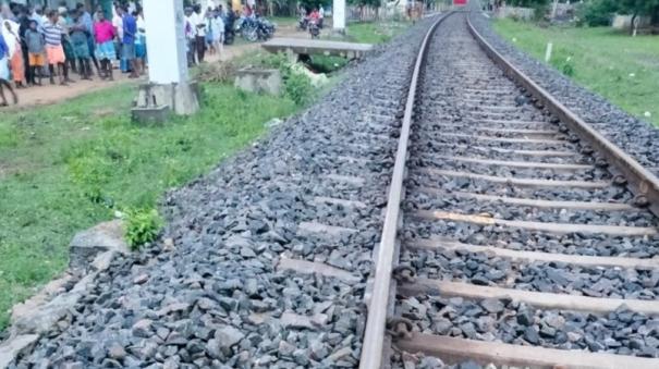 women-died-during-the-rescue-of-cow-from-rail-track
