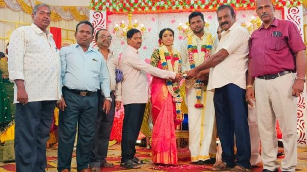 tenkasi-family-continues-to-support-development-of-the-library-new-married-couple-joined-as-hosts-on-wedding-day