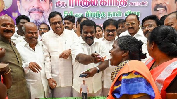 rahul-s-54th-birthday-selvaperunthagai-celebrated-cake-cutting-with-sanitation-workers