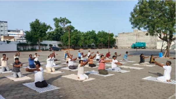 bjp-members-participated-in-the-world-yoga-day-event-at-karur