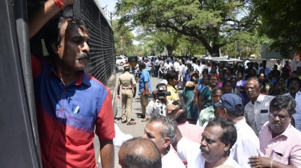 thanjavur-more-than-100-members-of-primary-education-teachers-movements-involved-on-strike-were-arrested