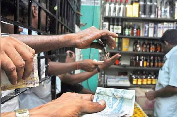 tamilnadu-government-is-considering-to-sell-100ml-bottles-of-alcohol