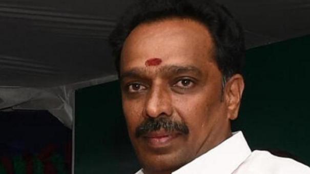 cbcid-raids-aiadmk-it-wing-executive-s-house-action-in-mr-vijayabaskar-case