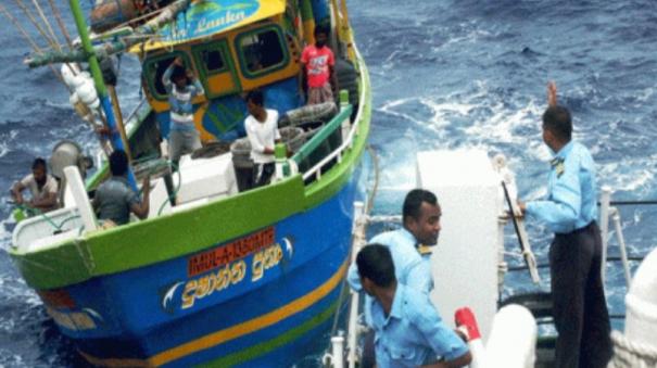 early-morning-shock-sri-lanka-navy-arrested-13-pudukottai-fishermen