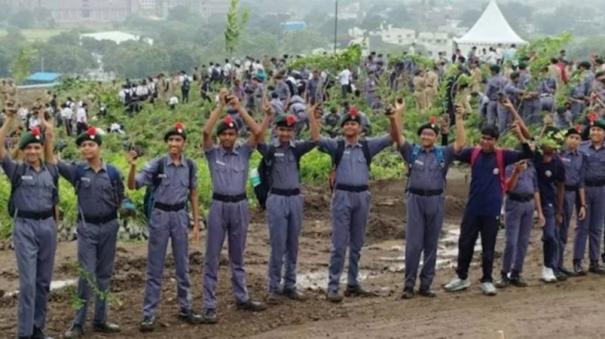 guinness-record-of-planting-11-lakh-saplings-in-24-hours-in-mp