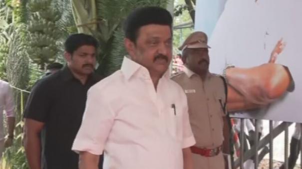 students-should-not-come-to-school-hungry-cm-stalin