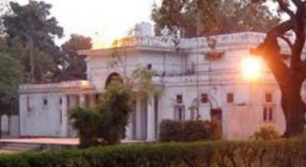 200-former-mps-yet-to-vacate-their-official-bungalows-in-lutyens-delhi