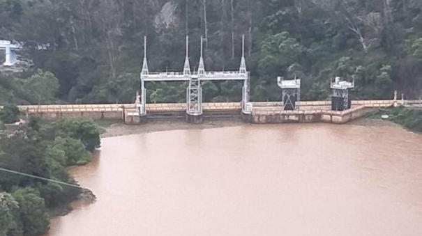 kundah-dam-opens-due-to-heavy-rain-300-cubic-feet-per-second-excess-water-discharge-through-two-sluices