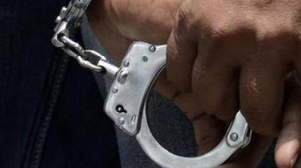 youth-of-jharkhand-arrested-for-stealing-cell-phones