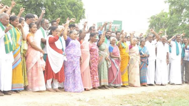 keezhbhavani-drainage-works-farmers-protest