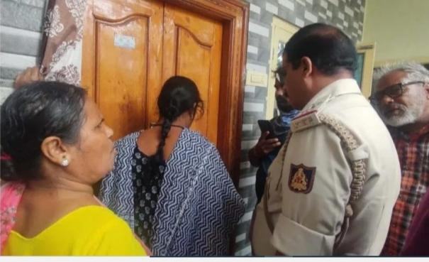 the-wife-caught-her-husband-who-was-with-his-girlfriend-in-raichur