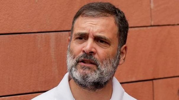 rahul-gandhi-appeared-in-up-court-on-objectionable-remarks-against-amit-shah