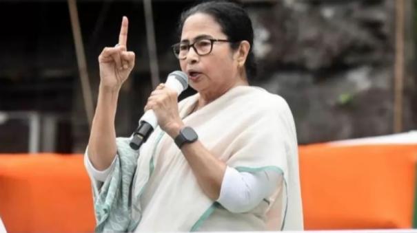 mamata-walks-out-of-niti-aayog-meeting-was-allowed-to-speak-only-for-5-minutes
