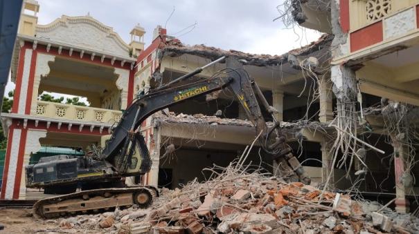 egmore-railway-station-renovation-demolition-of-railway-building-in-northern-part-intensifies