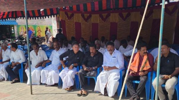 protest-against-relocation-of-rasipuram-bus-stand-2nd-phase-of-hunger-strike-today