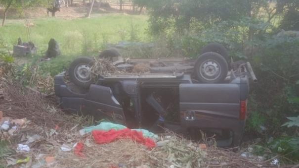 car-overturns-in-stream-near-vridthachalam-8-people-including-2-girls-injured