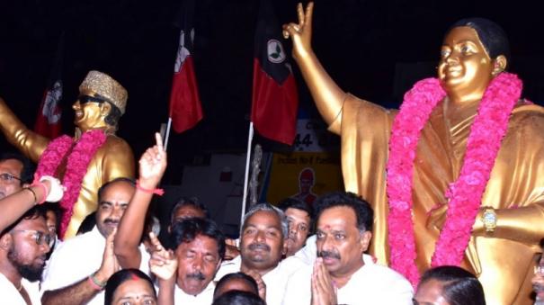 m-r-vijayabaskar-garlanded-the-statue-of-former-cm-anna-without-permission