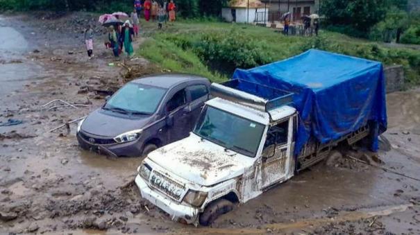 32-people-lost-in-himachal-pradesh-due-to-heavy-rain-caused-by-cloudburst