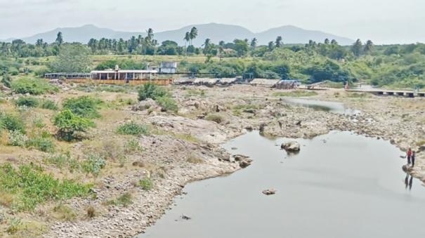 tenpennai-river-is-dry-in-arur