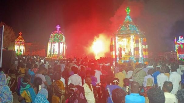 chariot-festival-at-karangadu-st-sengole-madha-large-numbers-devotees-participate