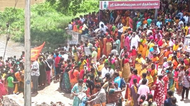 women-celebrated-adiperu-festival-in-theni