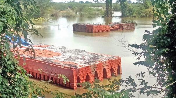 50-brick-kilns-submerged-in-water