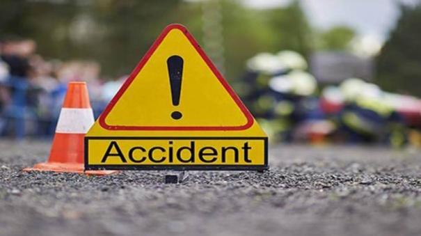 car-collides-with-bike-near-dindigul-4-members-of-same-family-killed