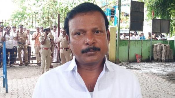 tirumazhisai-municipality-president-election-dmk-candidate-mahadevan-elected-unopposed